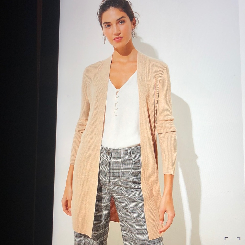 Loft long cream sweater and necklace